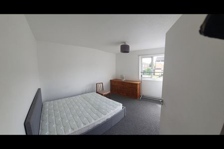 2 Bed Terraced House, Wisley Way, B32 - Photo 4