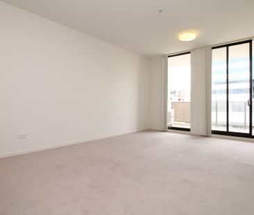 Stylish & Spacious 2-Bedroom Apartment in the Heart of Hurstville - Photo 1
