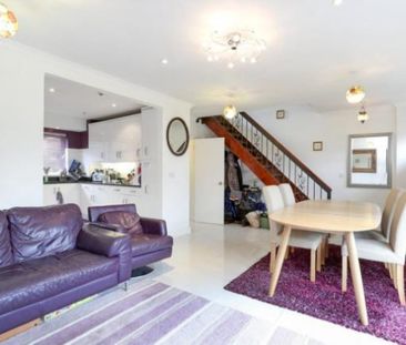 Heronsforde, Ealing, W13, London - Photo 1