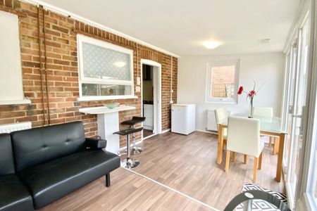 Beverley Road - Photo 3