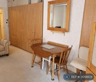2 bedroom semi-detached house to rent - Photo 2