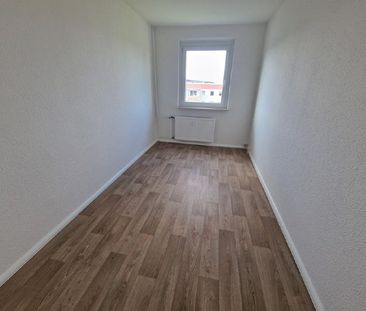 schöne 3-R-Whg mit Balkon und neuer Einbauküche - Photo 3