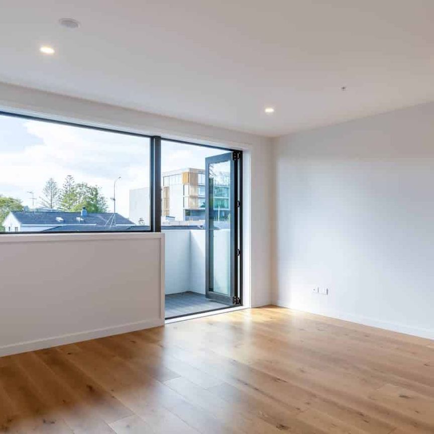 A Near New One Bedroom + Study in The Ridge - Photo 1