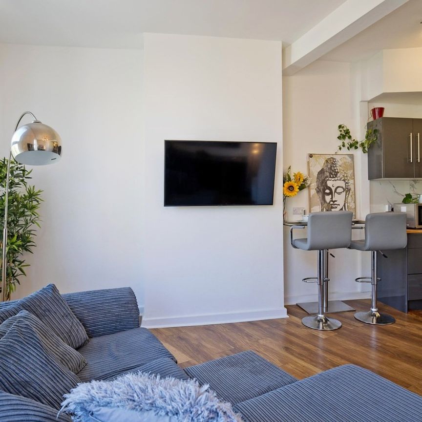 2 Bed Maisonette, Sydenham Road, SE26 - Photo 1