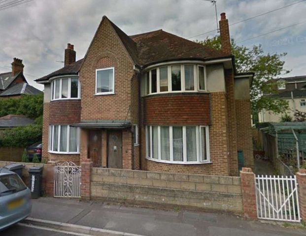 Campbell Road Room 1 - Photo 1