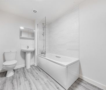 3 bedroom end of terrace house to rent - Photo 5