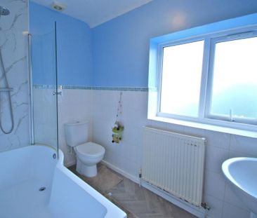 3 bedroom terraced house to rent - Photo 4