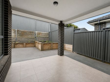 Beautiful 4 Bedroom Home in Great Location! - Photo 5