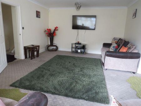 4 bedroom detached house to rent - Photo 5