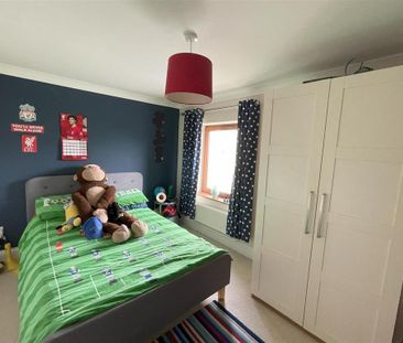 3 bedroom end of terrace house to rent - Photo 5