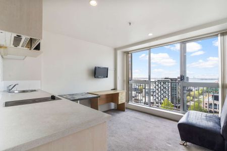 2 bedroom apartment with views - Photo 5