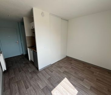 Location Appartement 1 pièce 16m² FRANQUEVILLE ST PIERRE 76520 - Photo 1