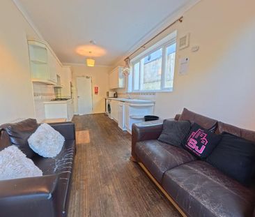 6 bedroom house to rent - Photo 2