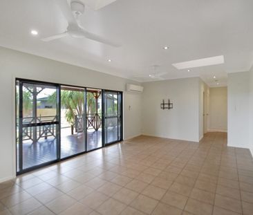 Spacious Family Home with Pool in Yorkeys Knob - Photo 1