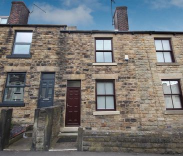 3 Bedroom House - Mid Terrace To Let - Photo 2