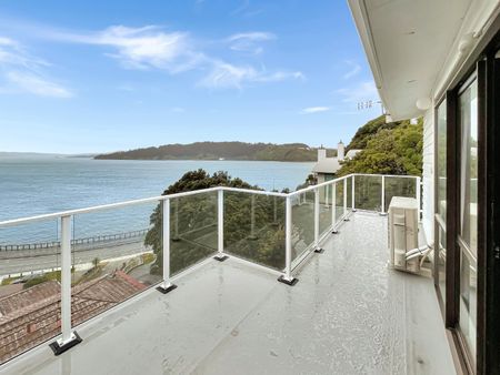 Spectacular Views in Hataitai - Photo 2