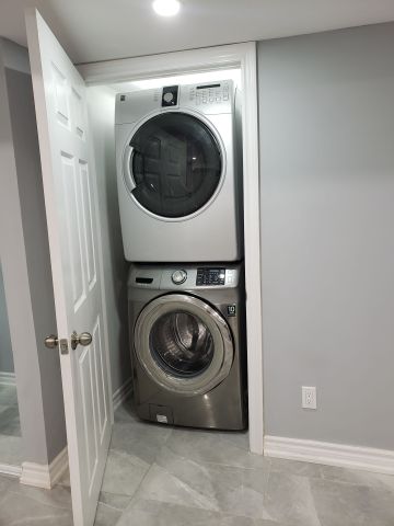 For Lease - 24 Weston Crescent, Ajax, Ontario - Photo 3