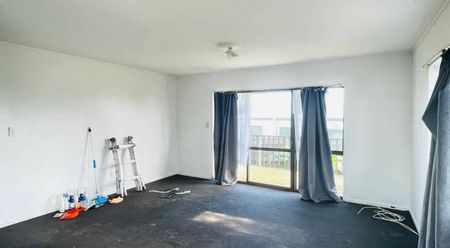 Spacious 2 Bedroom - Photo 5