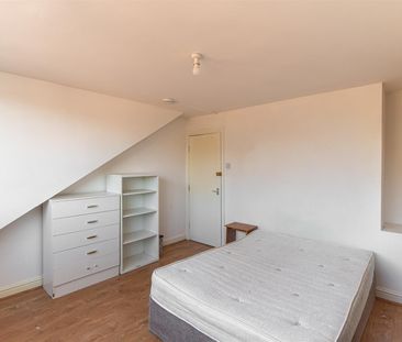 Lynnwood Terrace, Fenham, Newcastle Upon Tyne - Photo 6