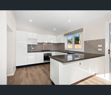 3 Lynwood Avenue, Doonside, NSW 2767 - Photo 4