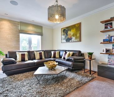 4 bedroom end of terrace house to rent - Photo 2