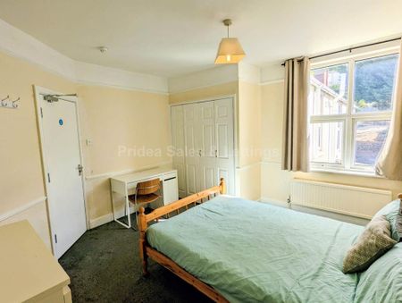 1 bedroom in a house share to rent - Photo 4