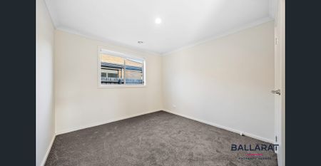 Four Bedroom Family Home in Prime Location - Photo 4
