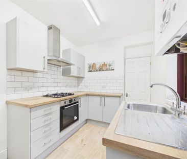 3 bedroom terraced house to rent - Photo 1