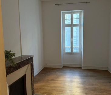 Location Appartement 3 pièces 75m² PAU 64000 - Photo 3