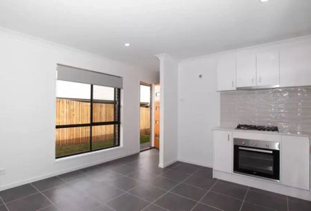 Neat & Tidy 1 Bedroom Duplex - Photo 3