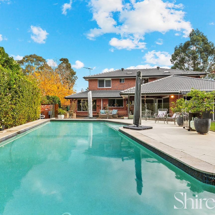 Renovated Binet masterpiece meets ultimate convenience. - Photo 1