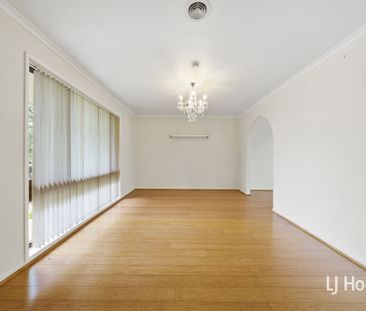 17 Cuscaden Crescent, Florey ACT 2615 - House For Rent | Domain - Photo 5