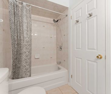 For Lease - 4656 Ogilvie Walk Crescent, Cyrville - Carson Grove - P... - Photo 3