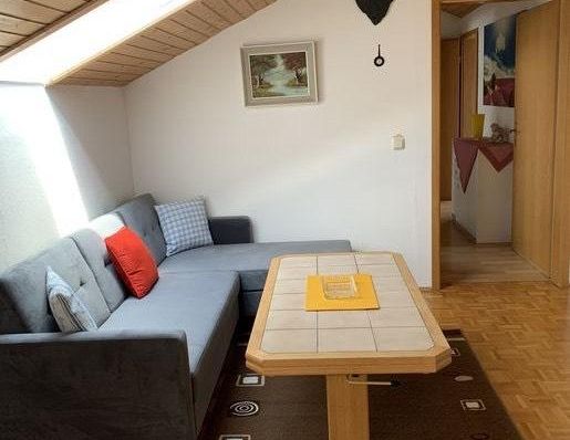 2-Zimmer-DG-Wohnung, gemütlich - Photo 1