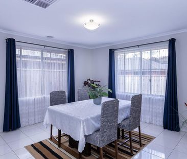 Family Home in Hamilton Valley - Photo 4