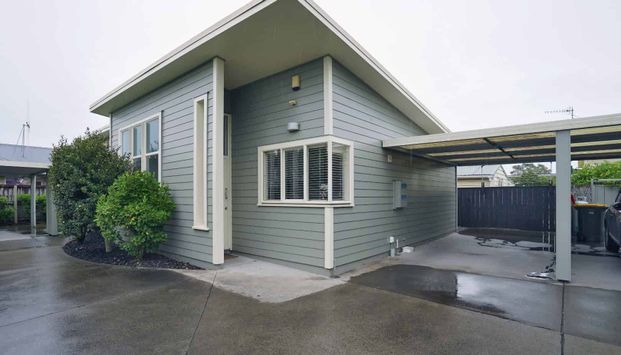 Don't miss out!! - Photo 1