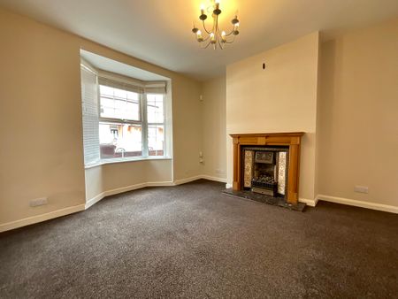 3 bedroom Mid Terraced House to let - Photo 4