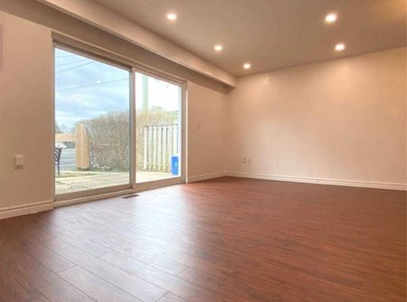 For Lease - 1261 Redbank Crescent, Oakville, Ontario - Photo 2