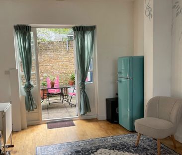 Studio Flat, Hatcham Park Mews, SE14 - Photo 1