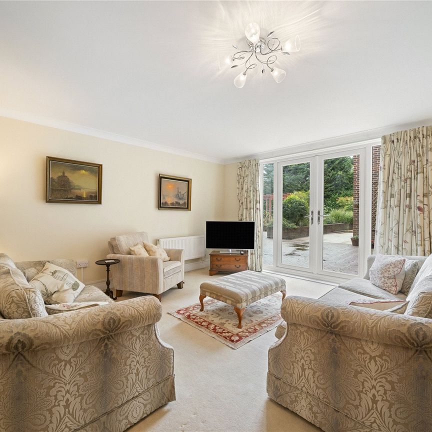 Bentley Place, 57-59 Baker Street, Weybridge, KT13 ground floor flat to rent - Photo 1