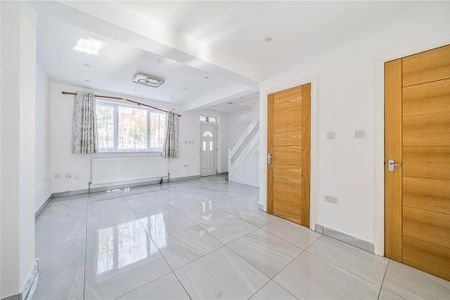 3 bedroom terraced house to rent - Photo 2