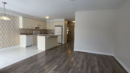 For Lease - 71 Benhurst Crescent, Brampton, Ontario - Photo 5