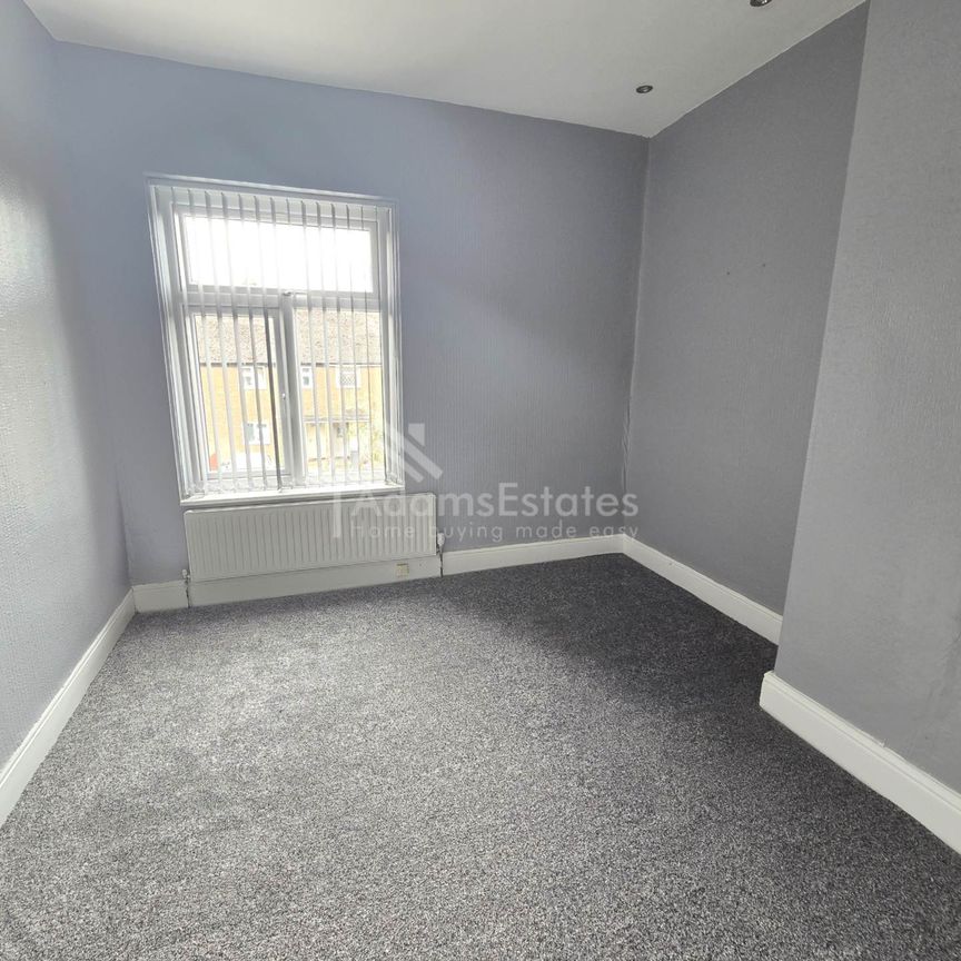 Price £1,200 pcm - Available Now - Unfurnished - Photo 1