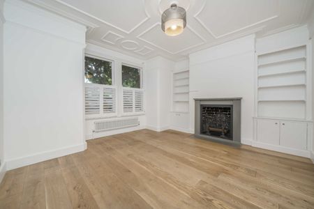 Ivy Crescent, Chiswick, W4, London - Photo 2