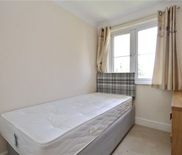 The Gables, Guildford, Surrey, GU2 9JR - Photo 5