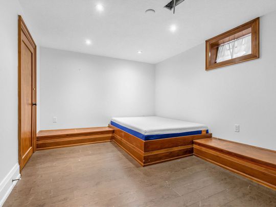 For Lease - 2 Park (Basement) Avenue, Toronto, Ontario - Photo 1