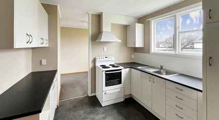 BULLS - THREE BEDROOMS - Photo 3