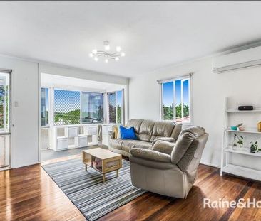 Surely to Impress in a highly sought-after pocket of Wynnum West, - Photo 6