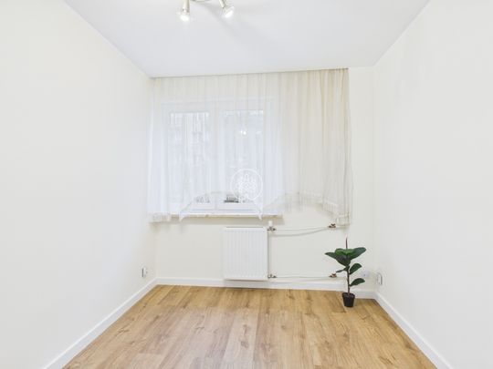 3 pokojowe mieszkanie po generalnym remoncie - Zdjęcie 1