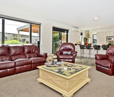 Upmarket family home - Photo 2